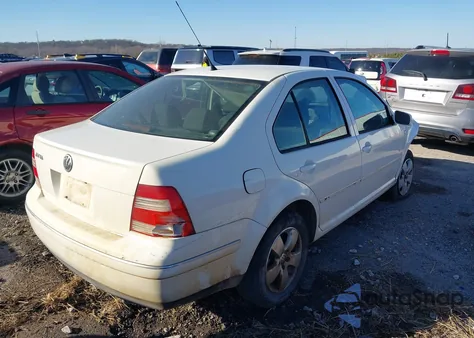 2004 Volkswagen Jetta Gls 2.0L z USA, uszkodzony, nr VIN 3VWSK69M14M094465